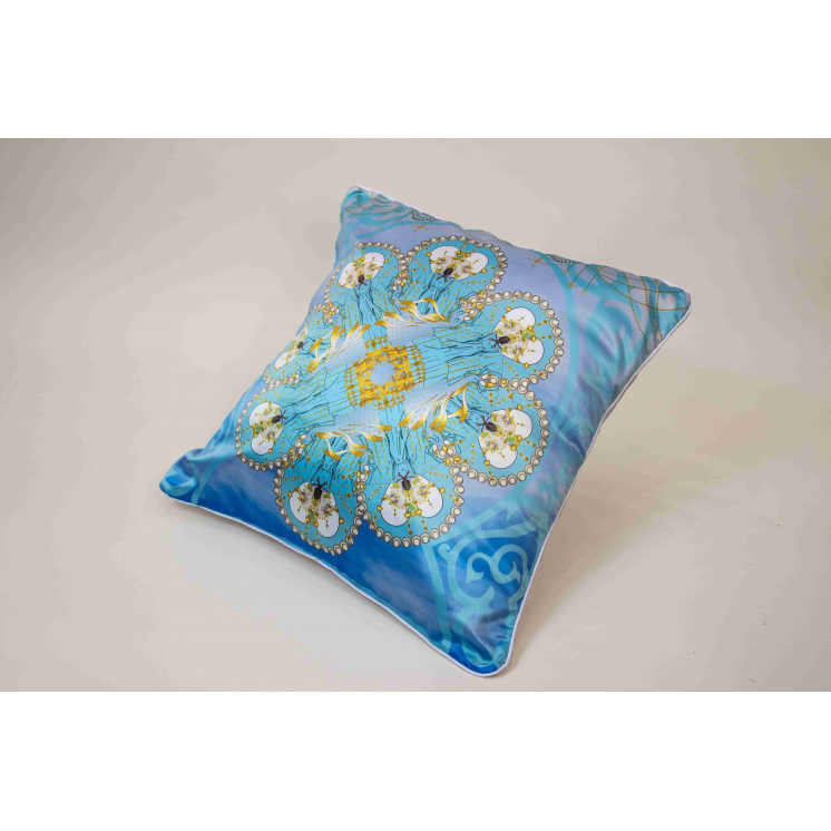 Coussin en soie stretch "Vierge"